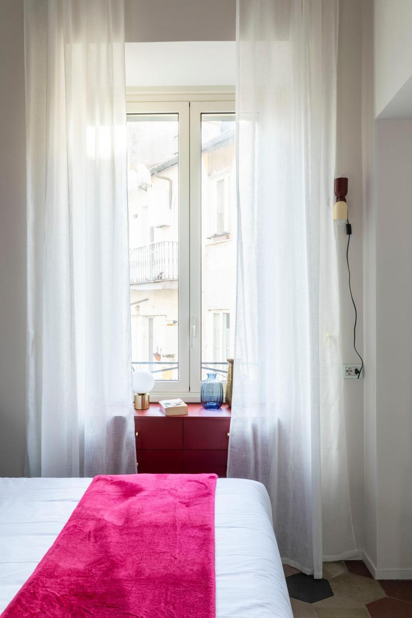 Ych-colosseo Book House Apartment